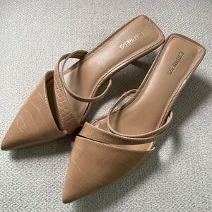 Nude slide with kitten heel